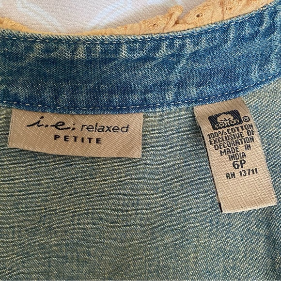 Denim corset style blouse with cream lace trimming. - Picture 3 of 3